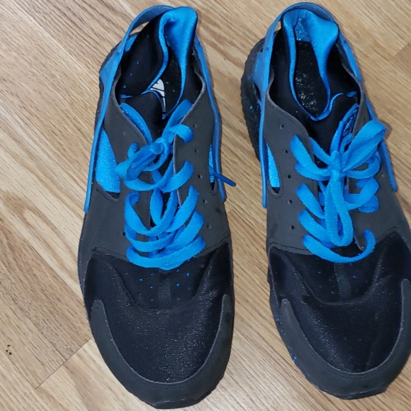 Nike Shoes - Sneakers